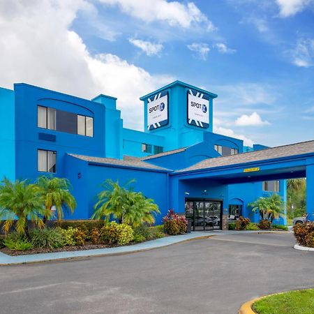 Spot X Hotel Tampa - Wesley Chapel By The Red Collection Buitenkant foto