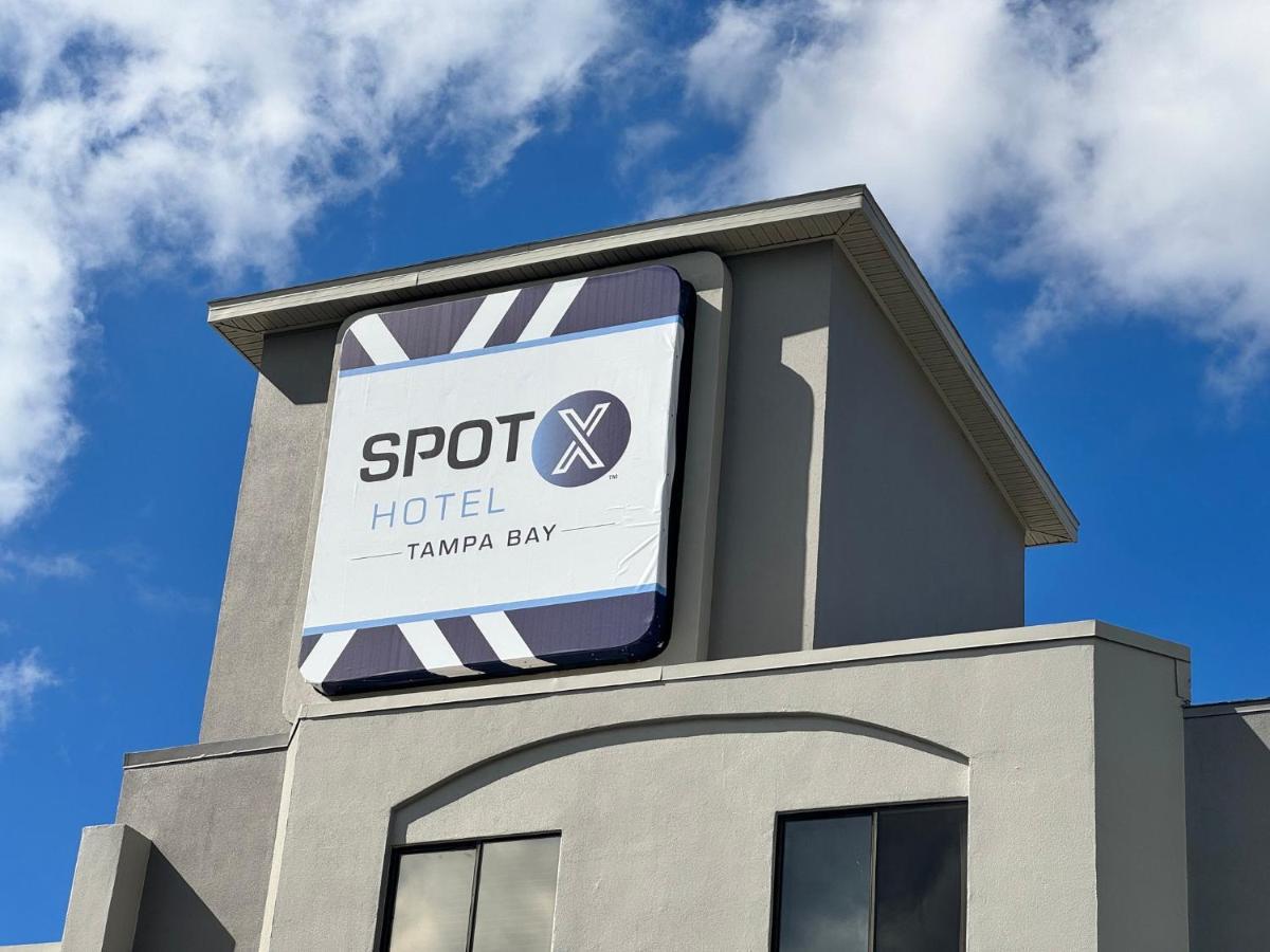 Spot X Hotel Tampa - Wesley Chapel By The Red Collection Buitenkant foto