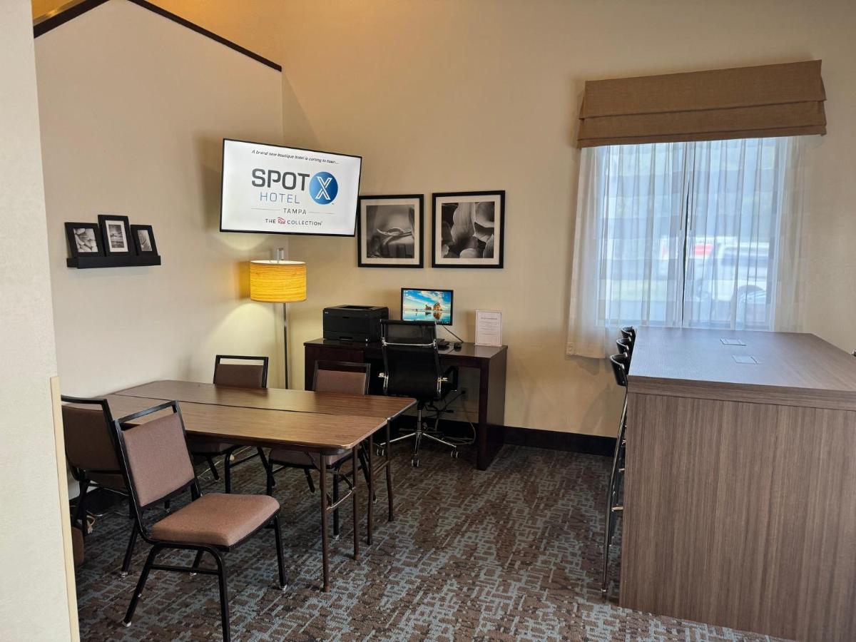 Spot X Hotel Tampa - Wesley Chapel By The Red Collection Buitenkant foto