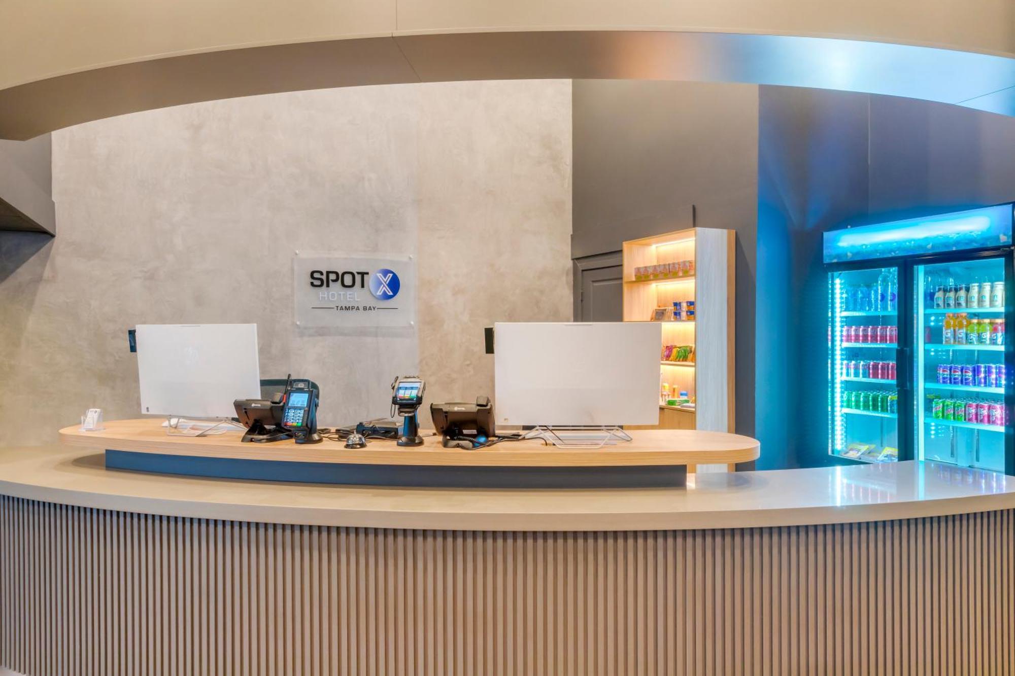 Spot X Hotel Tampa - Wesley Chapel By The Red Collection Buitenkant foto